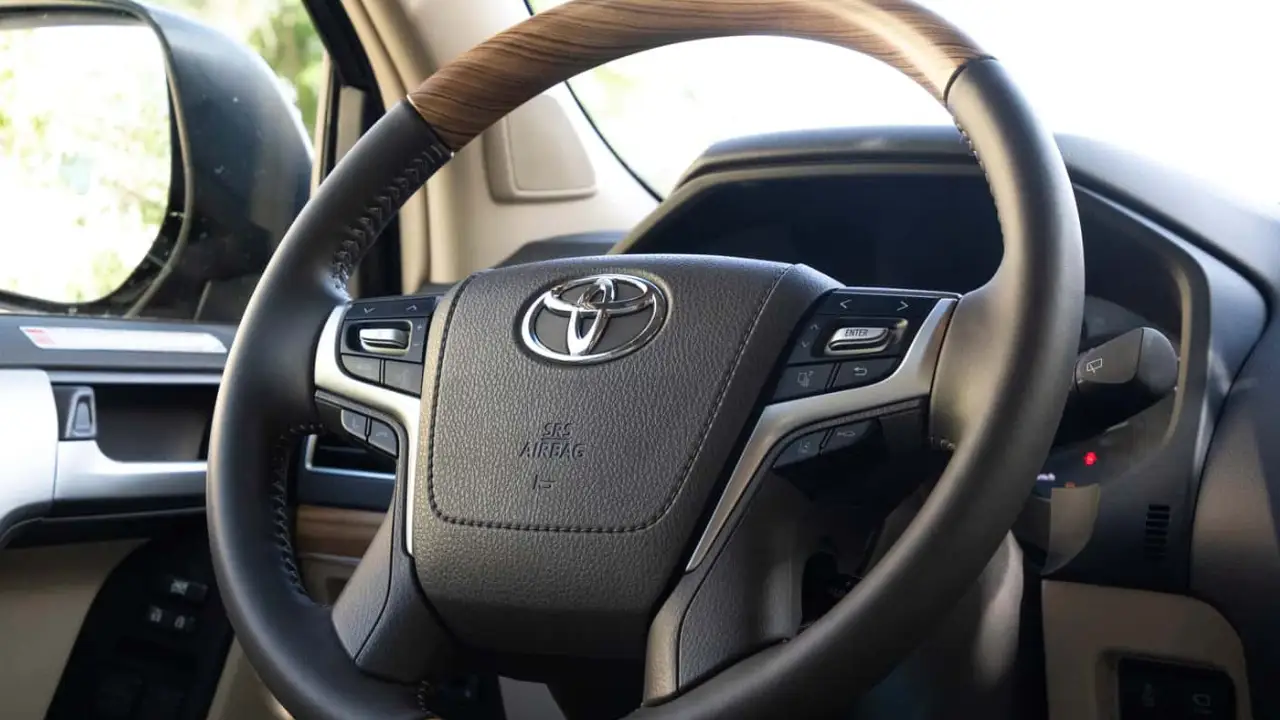 Toyota Land Cruiser TX photo 7