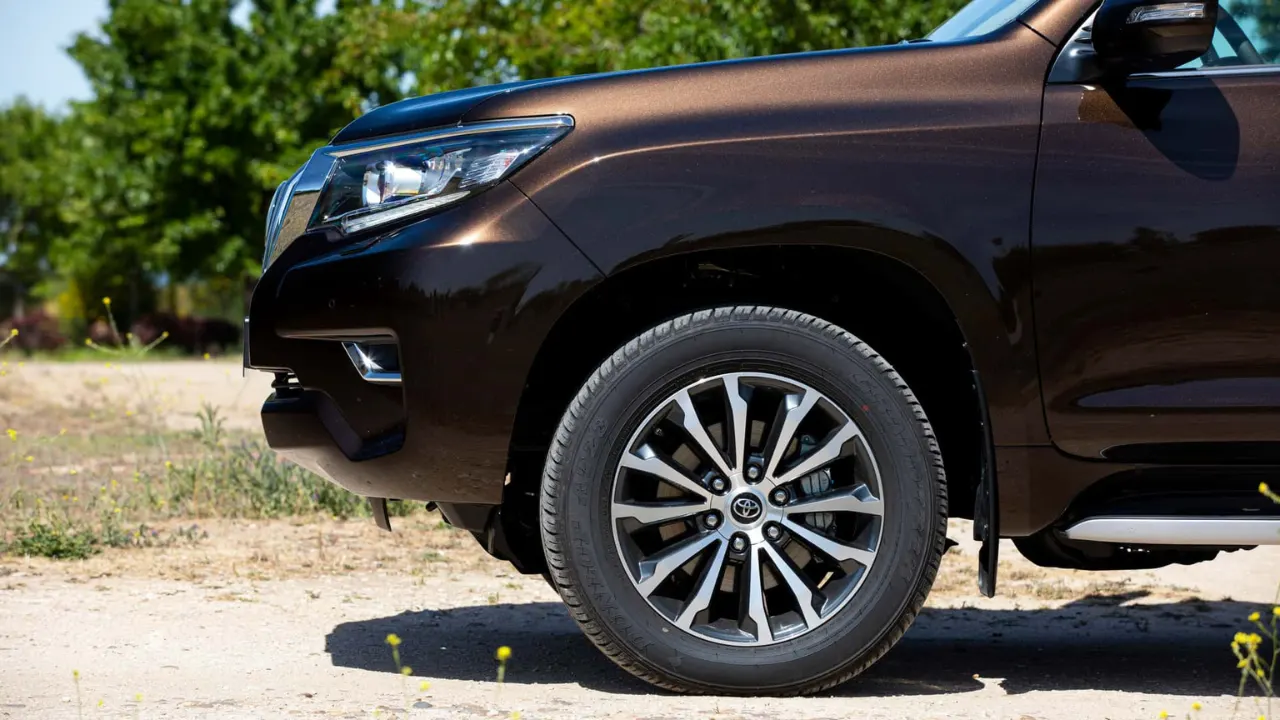 Toyota Land Cruiser TX photo 4
