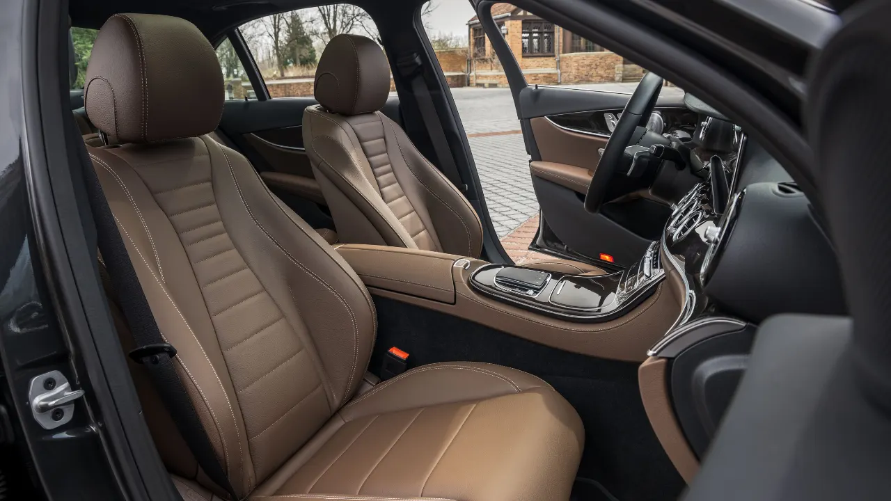 Mercedes E-Class photo 2