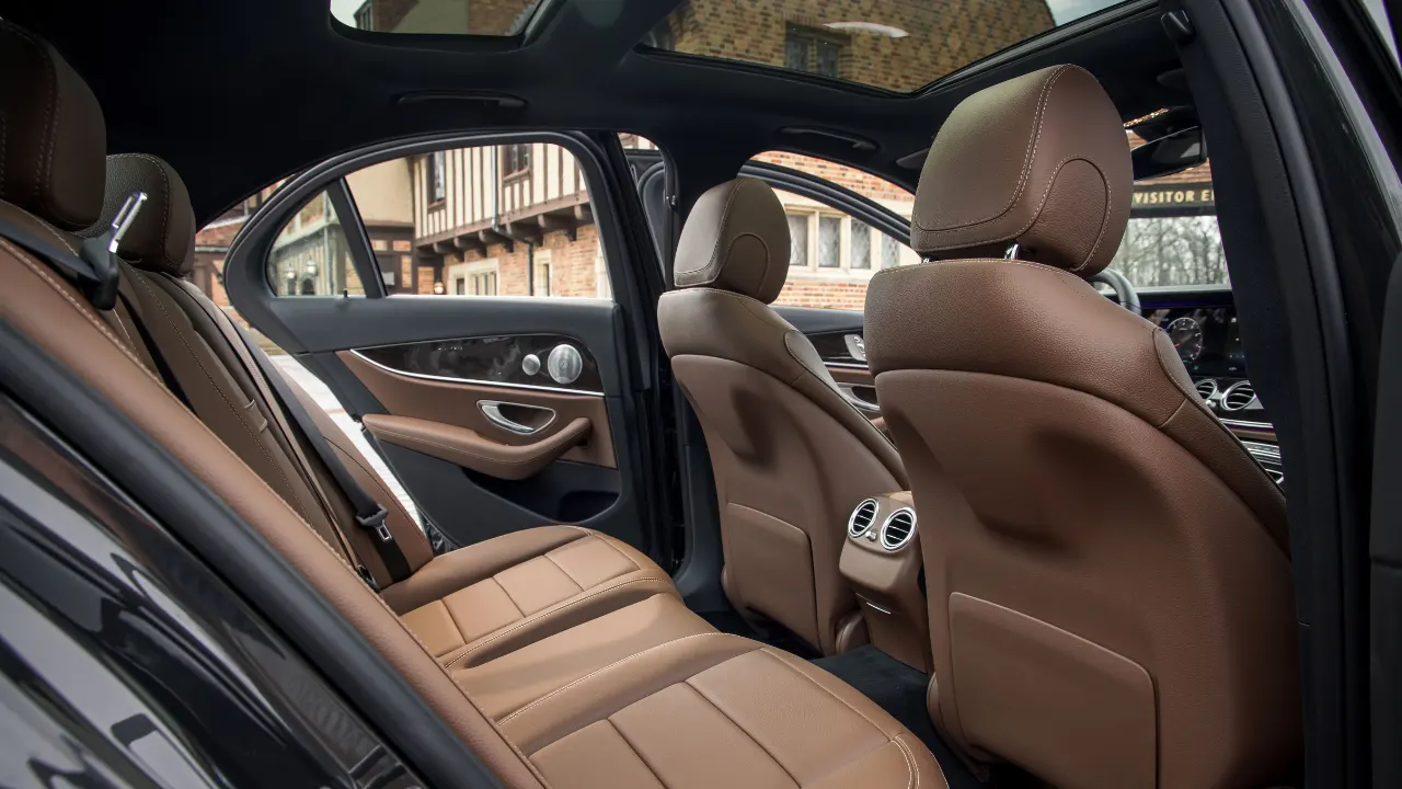 Mercedes E-Class photo 3